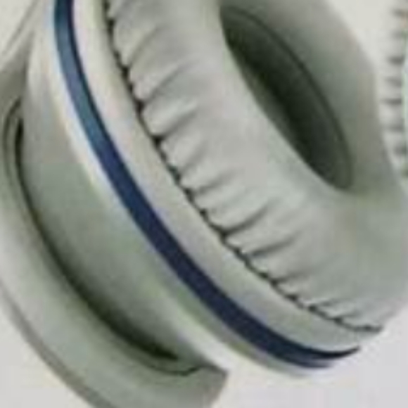 Carnival Cruise Lines VIFP Headphones - Picture 2 of 12